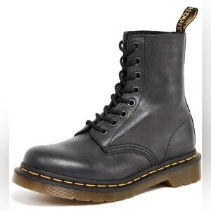 Dr. Martens Women's 1460 Pascal Virginia Leather 8 Eye Boot Size Women’s 6. NWOT
